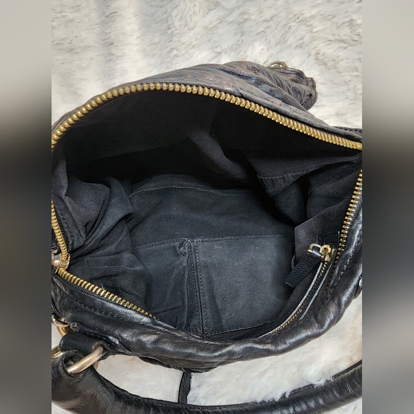 Givenchy Pandora Black distressed leather bag - Picture 11 of 16